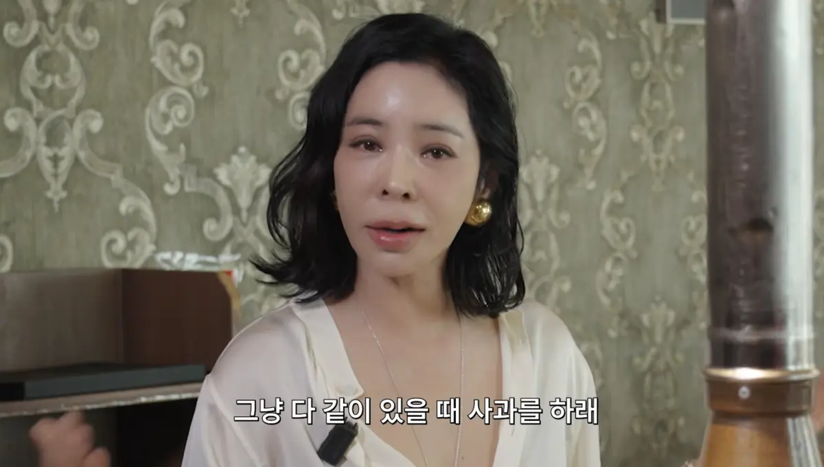 Lee Hye-young recalls facing 300-400 reporters after divorce from Lee Sang-min