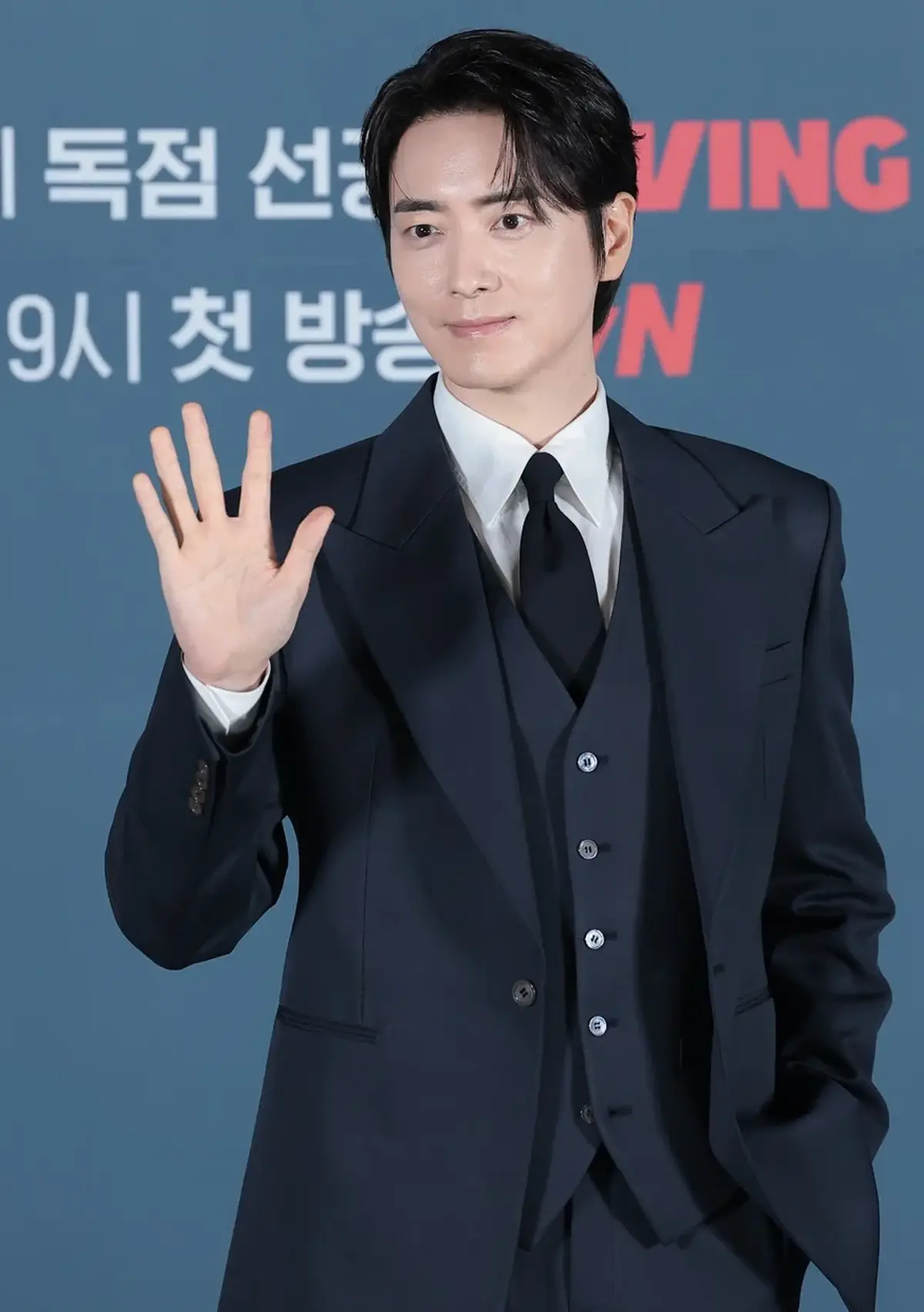 Lee Jun-hyuk casting story revealed for lottery-winner office drama 'Lotto Winner Still Goes to Work'