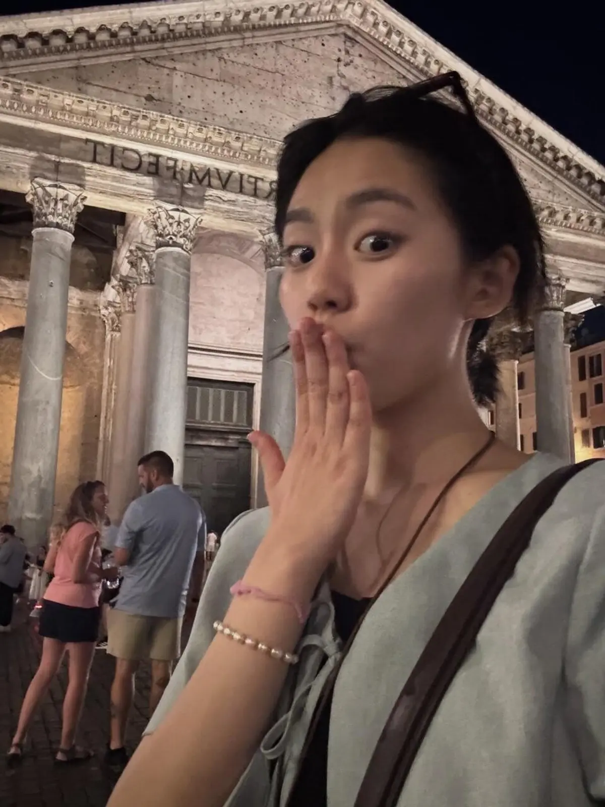 Lee Seo-yeon posts Rome Pantheon selfie while preparing next project