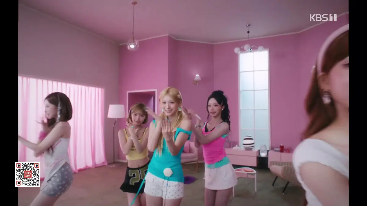 LISENSE drops KARA's 'Pretty Girl' remake MV, hits Melon real-time #1