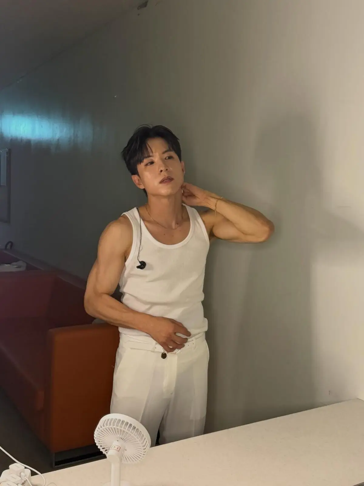 Na Tae-joo joins 'Bad' challenge, drops "Bad 노래좋네" comment