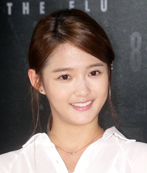 Nam Bo-ra delivers son via C-section after amniotic fluid complication, still plans up to four children