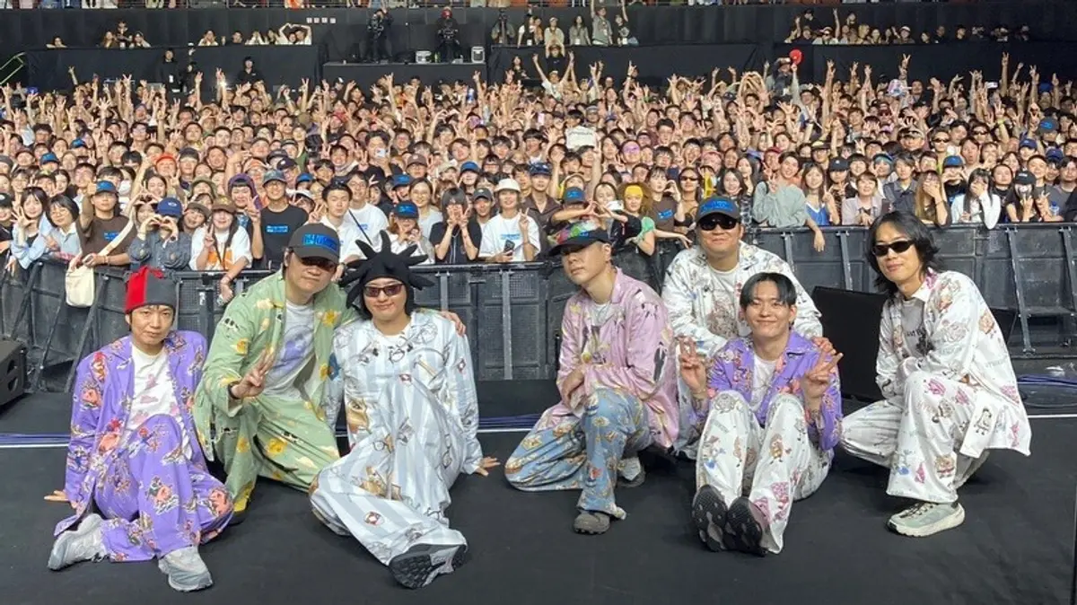 Oh Hyuk posts festival photo, confirms new album in progress