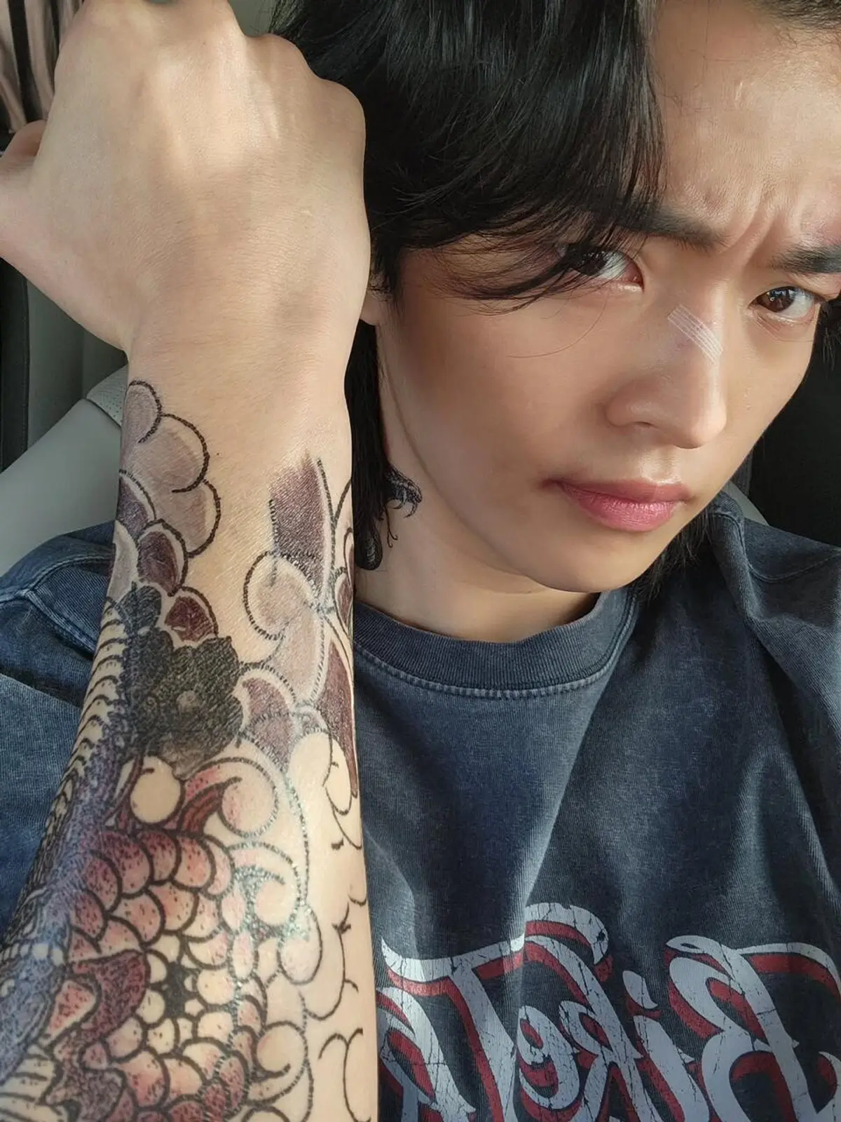 Ok Jin-wook reveals tattooed arm for 'Chamgyoyuk' role Jo In-beom on Netflix