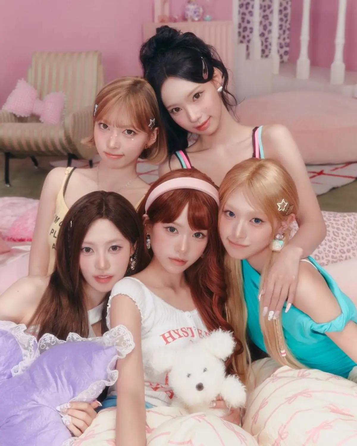 RISENNÉ dominates Melon: 'Love Attack' holds No. 1 as group racks up 6 music show wins