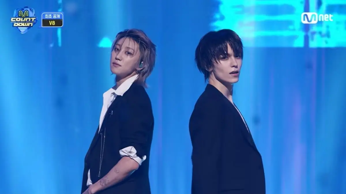 SEVENTEEN unit V8 debuts on MCountdown with 'singasong', hits 500K sales in 3 days