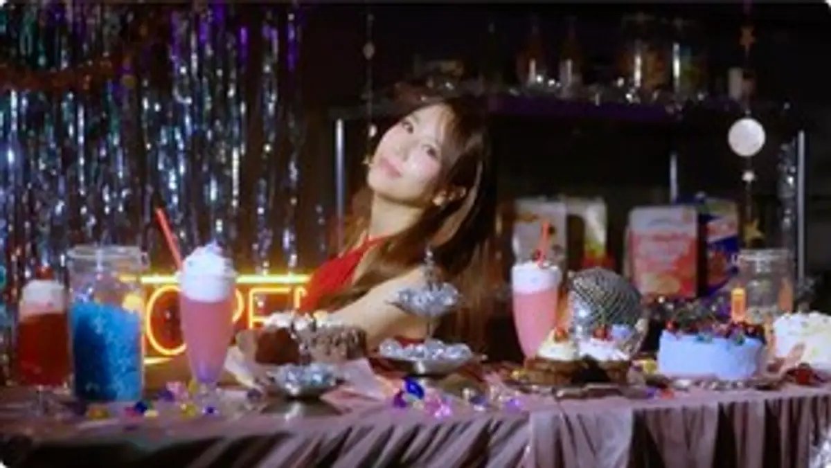 Shin Jang-mi returns after 2.5 years with romantic disco single 'Daldalhaevo'