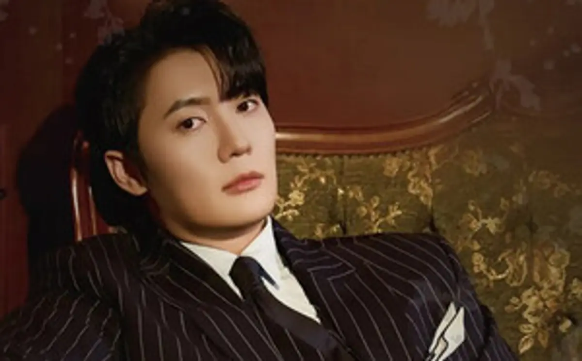 Son Bin-a's debut mini album hits 100K sales in 3 days, all 7 tracks chart on Melon