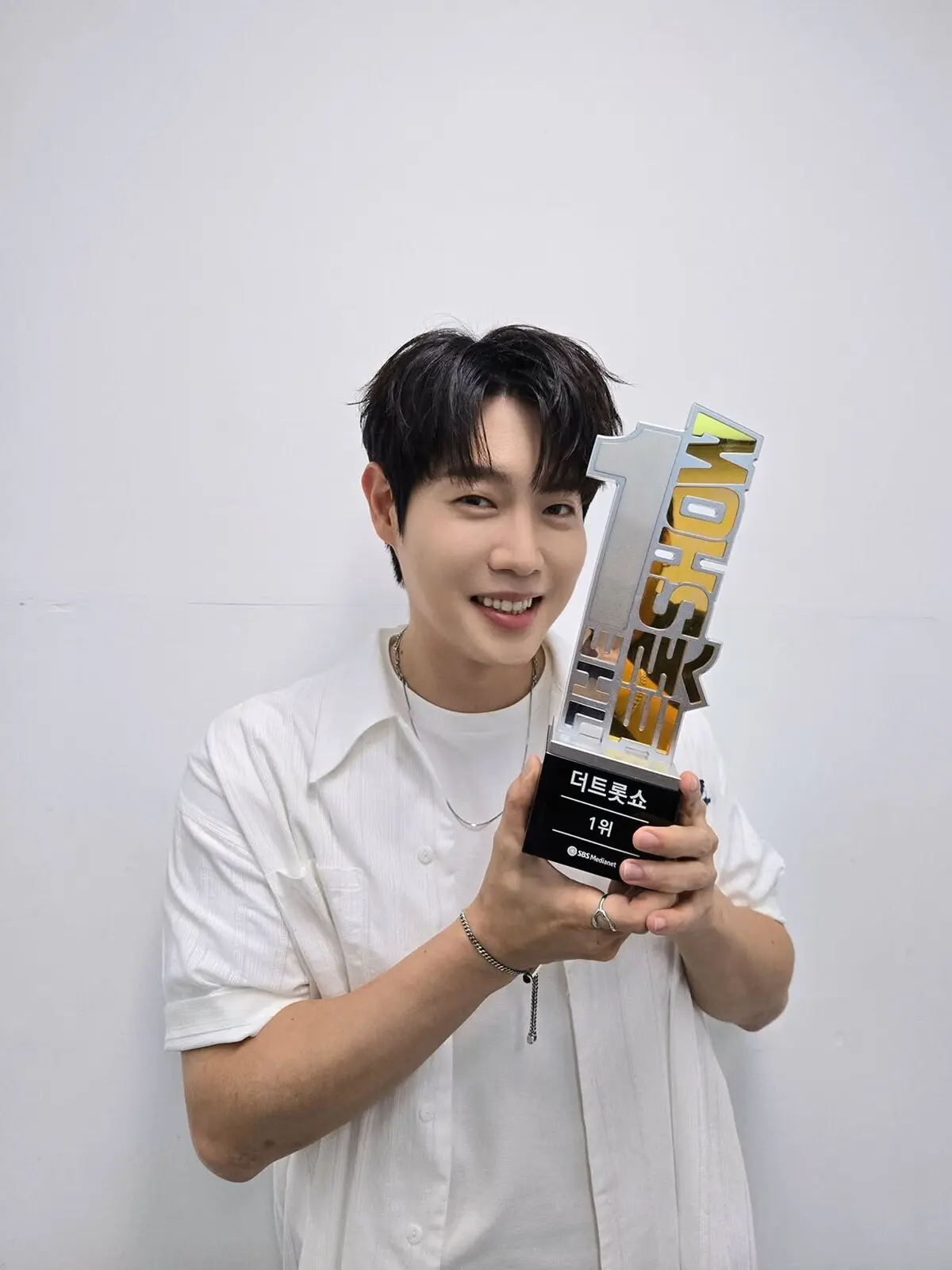 Son Tae-jin wins back-to-back No. 1 on 'The Trot Show' with 'Melody of Love' at 10,693 points