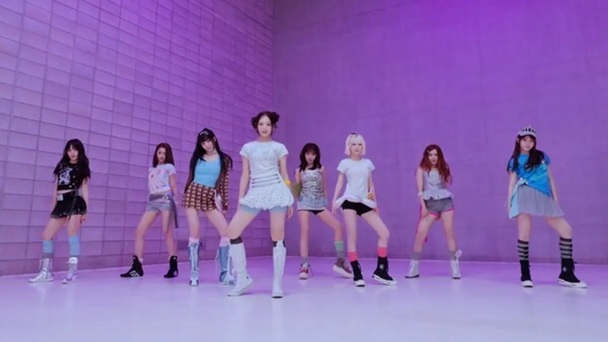 UNIS debut '하늘땅 별땅' stage on M Countdown, kicking off broadcast promotions