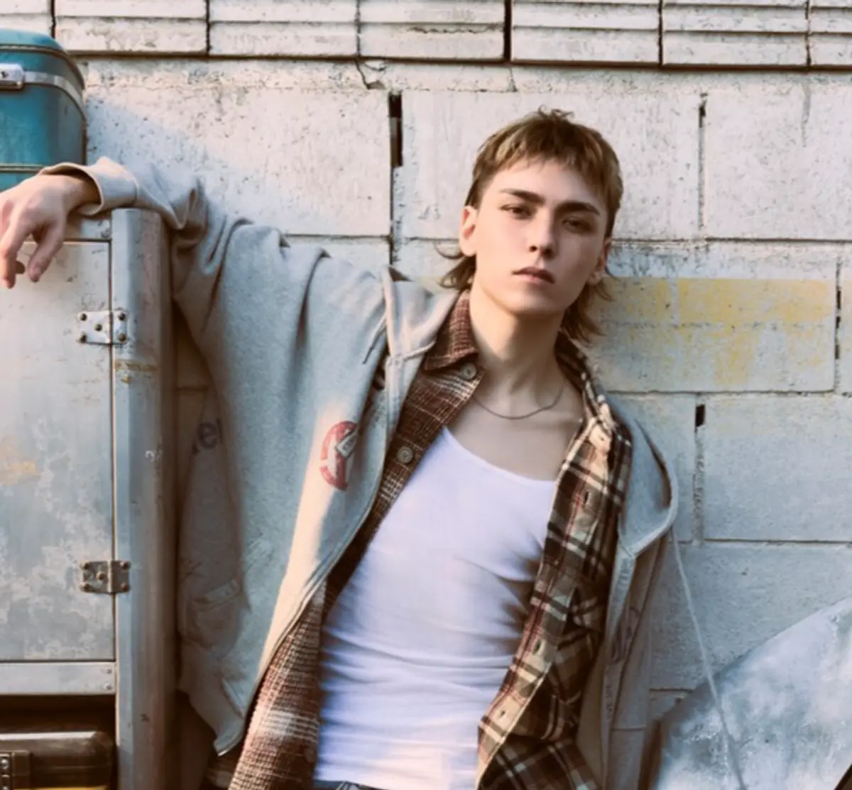 Vernon drops 'I'll Be Back' and enlists the same day