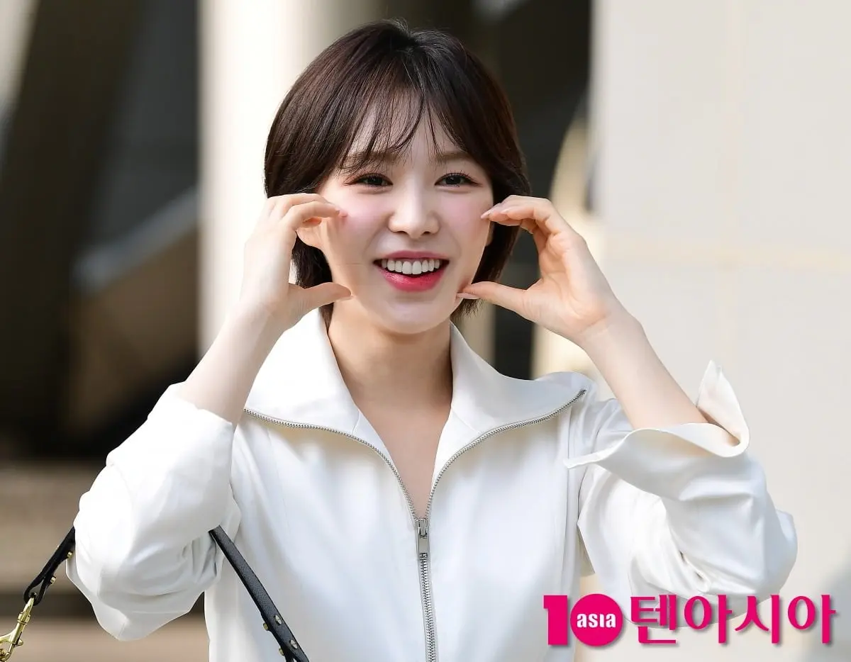 Wendy tops late-summer poll days after Red Velvet's 'Velvet Summer' drop