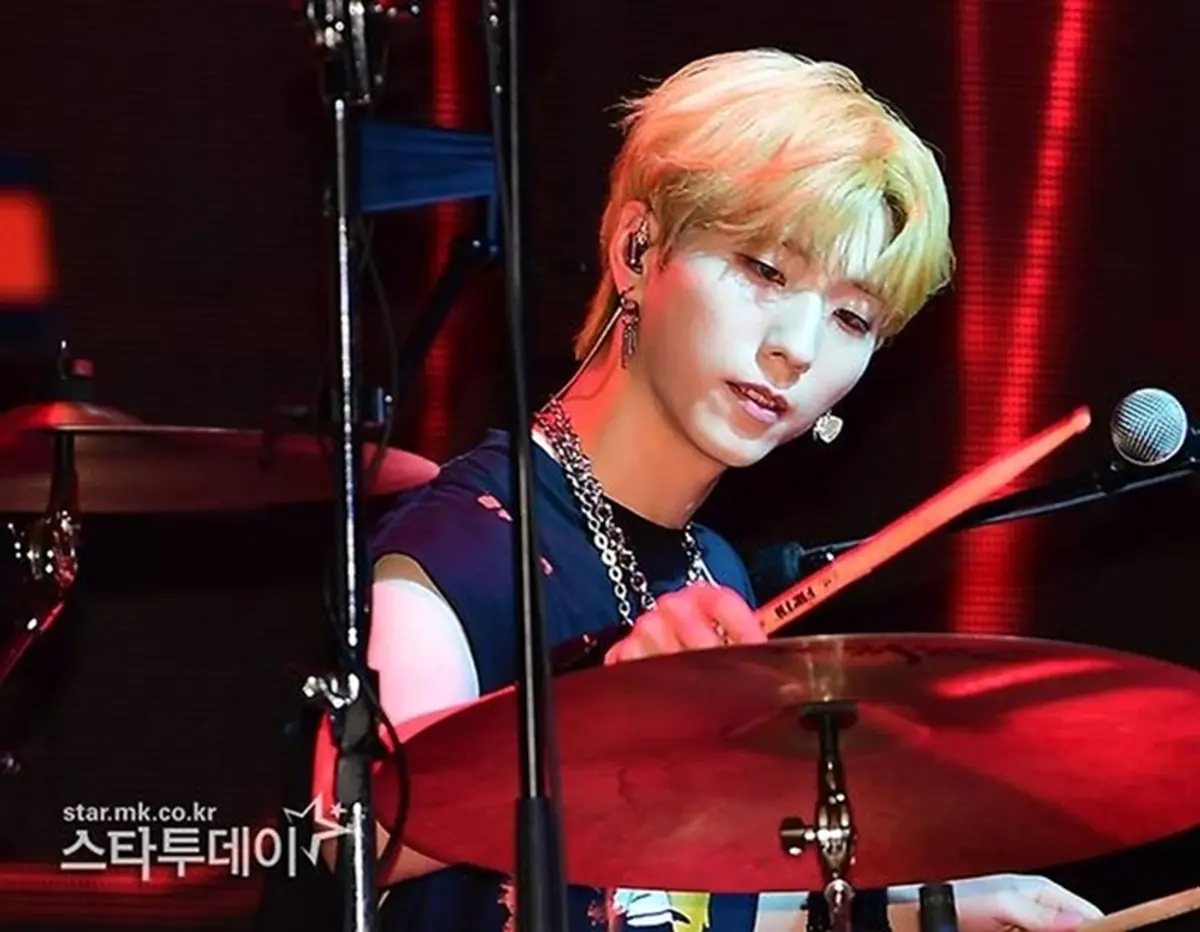 Xdinary Heroes' Geon-il exits group and JYP after fan-disparagement controversy