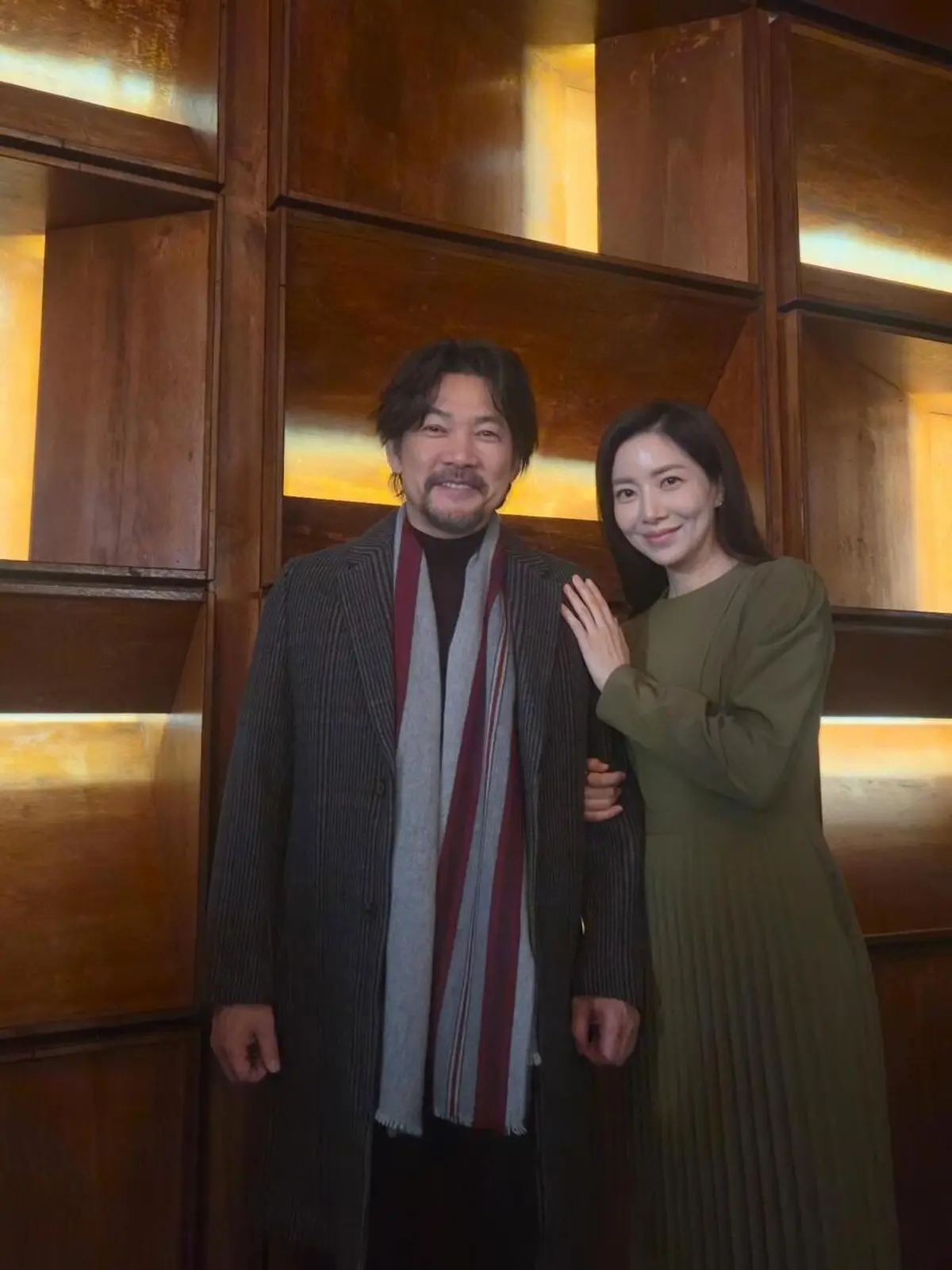 Yoon Se-ah shares film 'Four Hands' reunion scene with cryptic caption