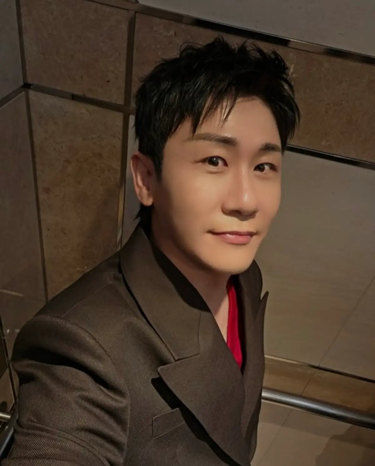 Young Tak holds GOGO listening event with 150 fans, nationwide TAK SHOW5 tour underway